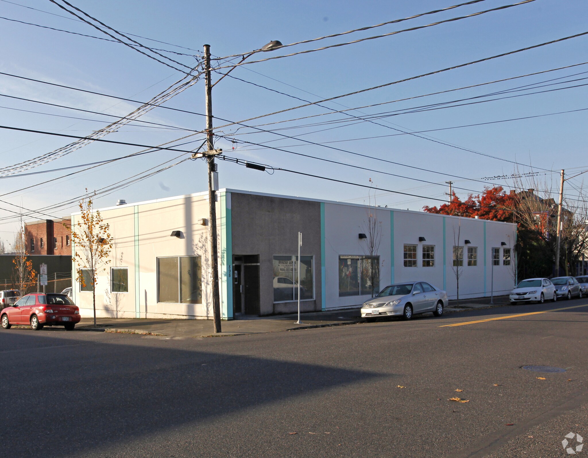 898 SE Stark St, Portland, OR for sale Primary Photo- Image 1 of 1