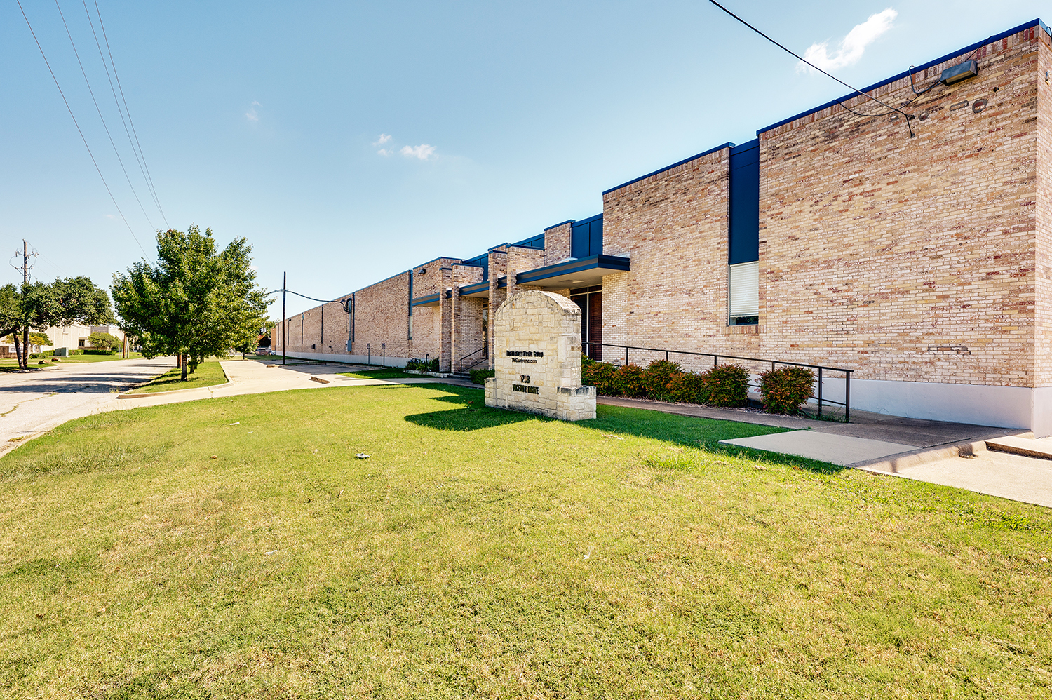 1208 Viceroy Dr, Dallas, TX for lease Building Photo- Image 1 of 12