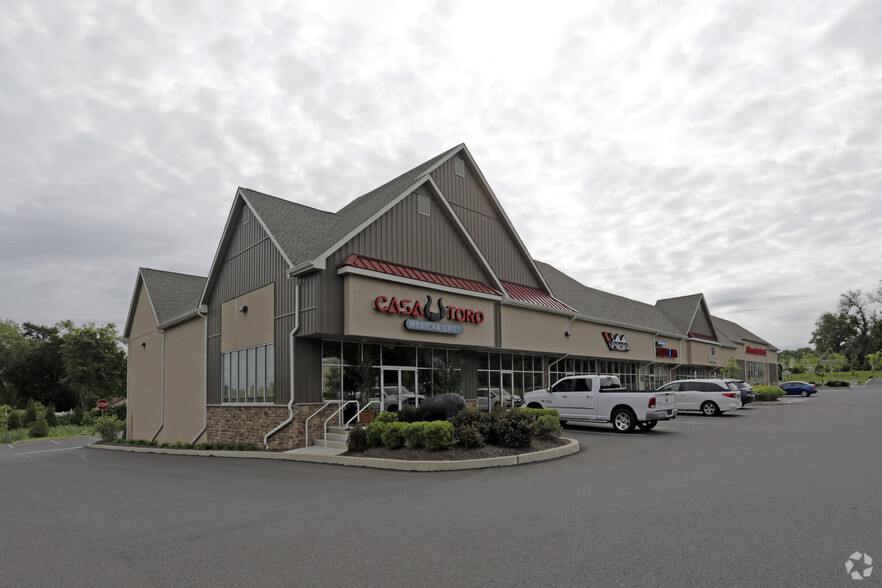 4939-4975 W Swamp Rd, Fountainville, PA for lease - Primary Photo - Image 1 of 7