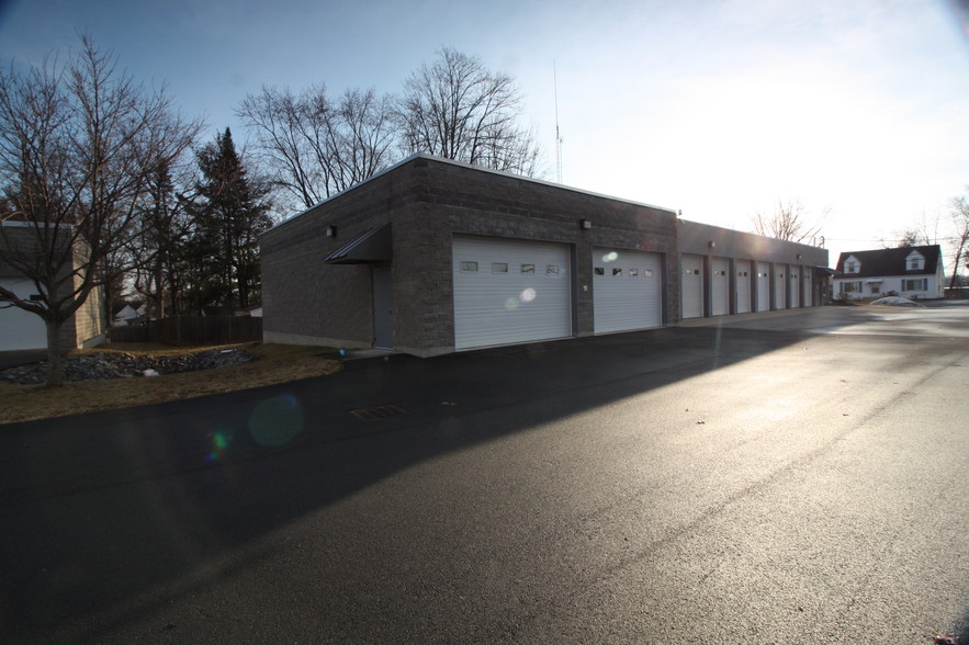 24 Lishakill Rd, Albany, NY for lease - Building Photo - Image 3 of 9