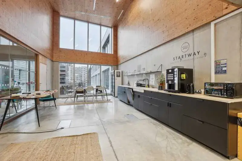 10 Rue Maurice Grimaud, Paris for lease Interior Photo- Image 1 of 13