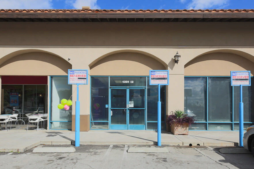 1201-1225 Truman St, San Fernando, CA for lease - Building Photo - Image 3 of 74