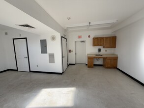 417-429 Franklin Ave, Hartford, CT for lease Interior Photo- Image 2 of 3