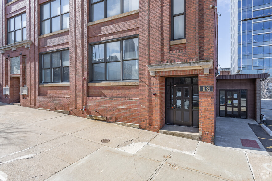 1138 W 9th St, Cleveland, OH for lease - Building Photo - Image 3 of 18