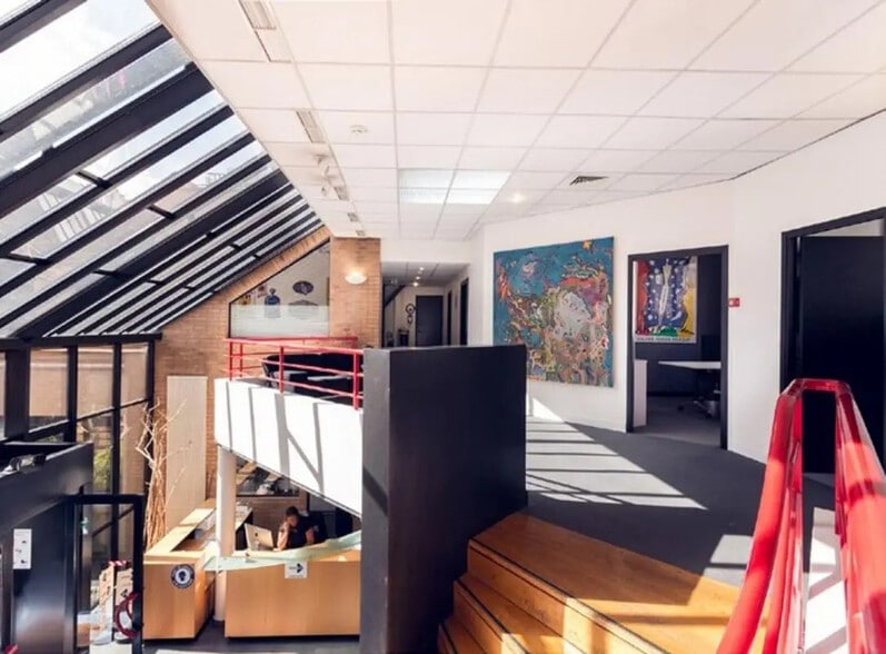 Office in Suresnes for sale - Building Photo - Image 3 of 22