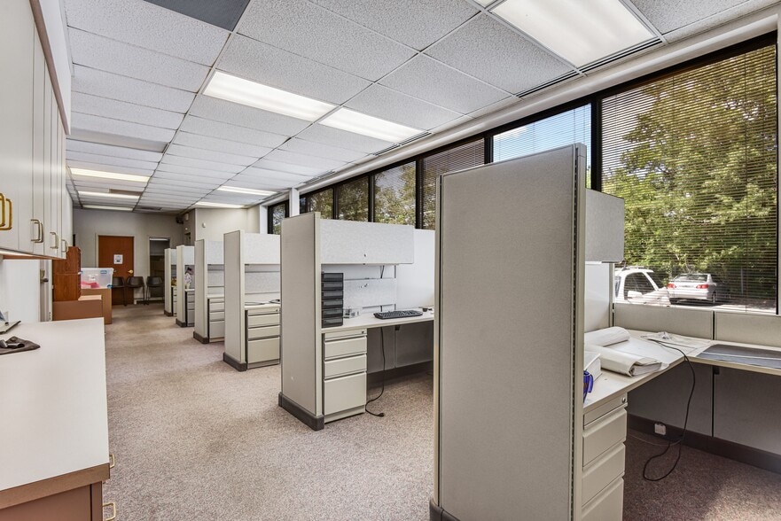 6708 Backlick Rd, Springfield, VA for lease - Interior Photo - Image 3 of 5