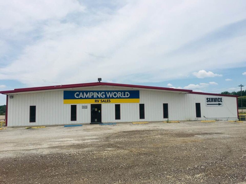 3825 N Main, Cleburne, TX for sale - Building Photo - Image 1 of 1