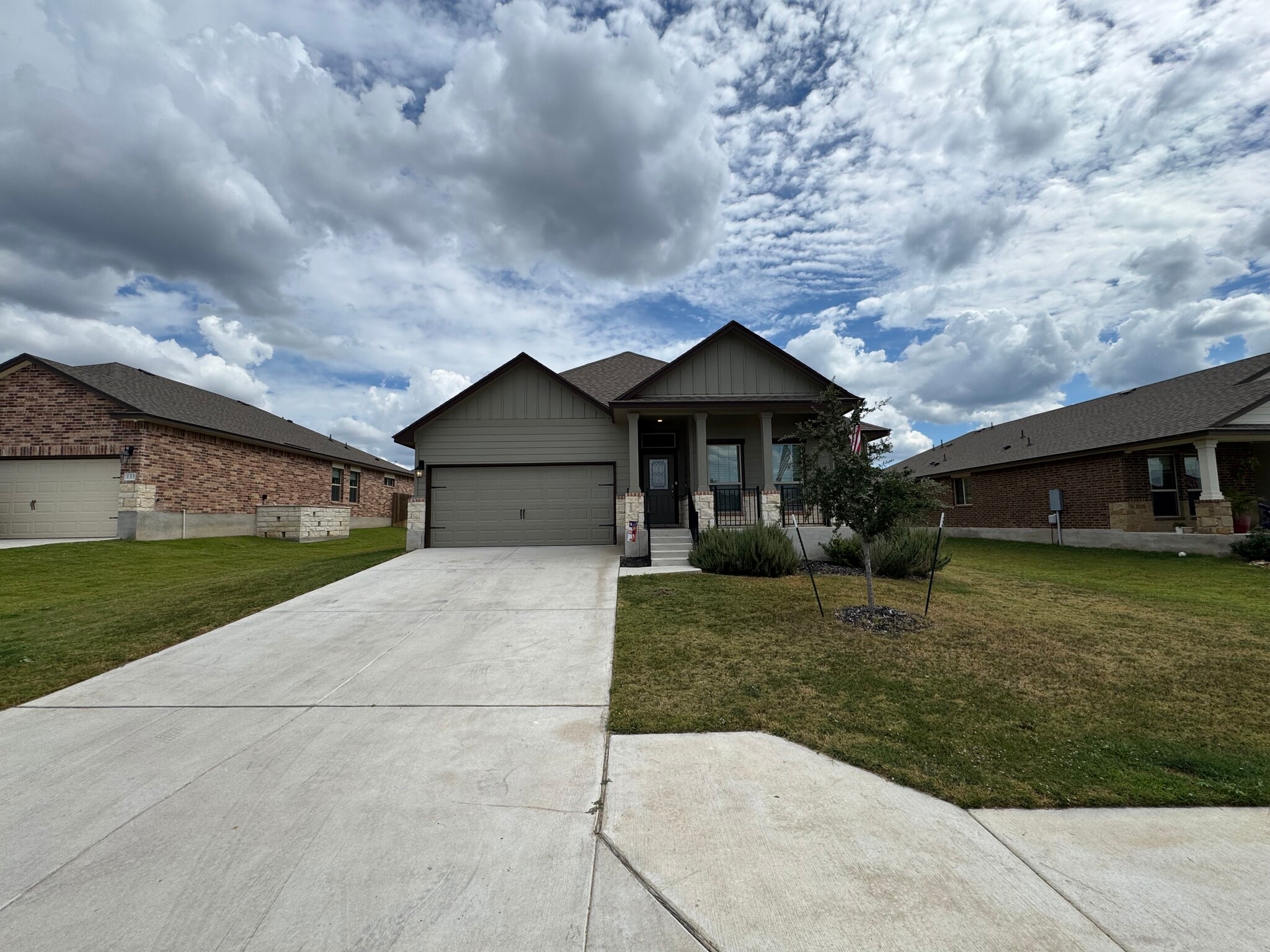 129 Cinnamon Loop, Burnet, TX for sale Primary Photo- Image 1 of 8