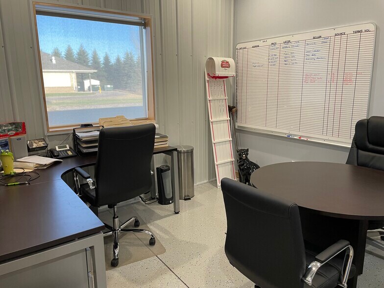 12908 1st St, Becker, MN for sale - Interior Photo - Image 1 of 1