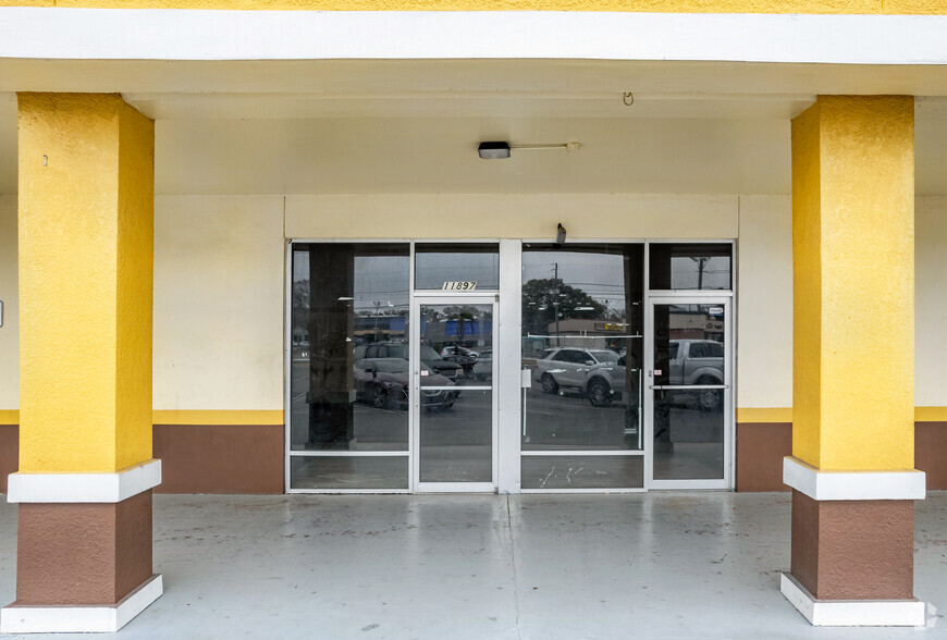 11801-11899 Seminole Blvd, Largo, FL for lease - Building Photo - Image 3 of 5