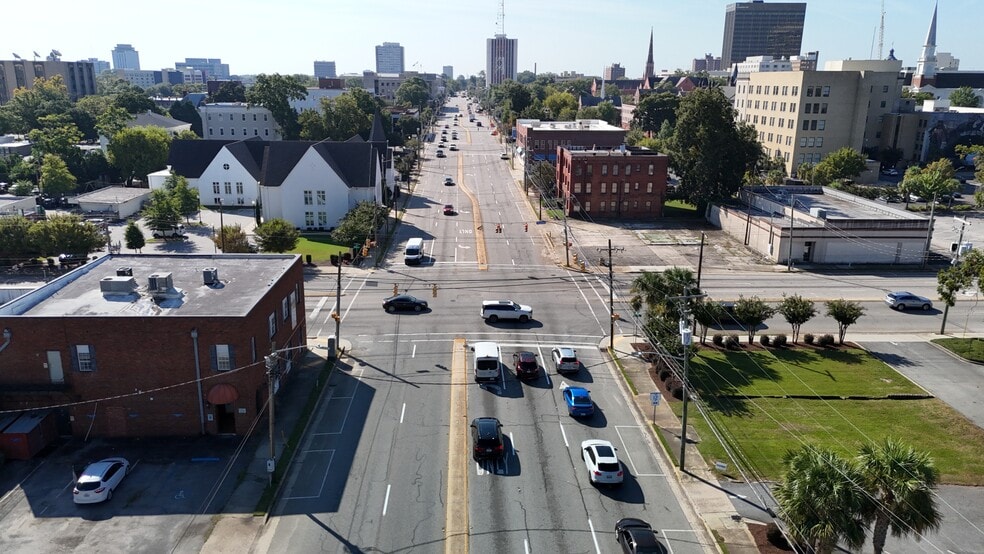 Bull & Taylor portfolio of 3 properties for sale on LoopNet.com - Aerial - Image 3 of 6