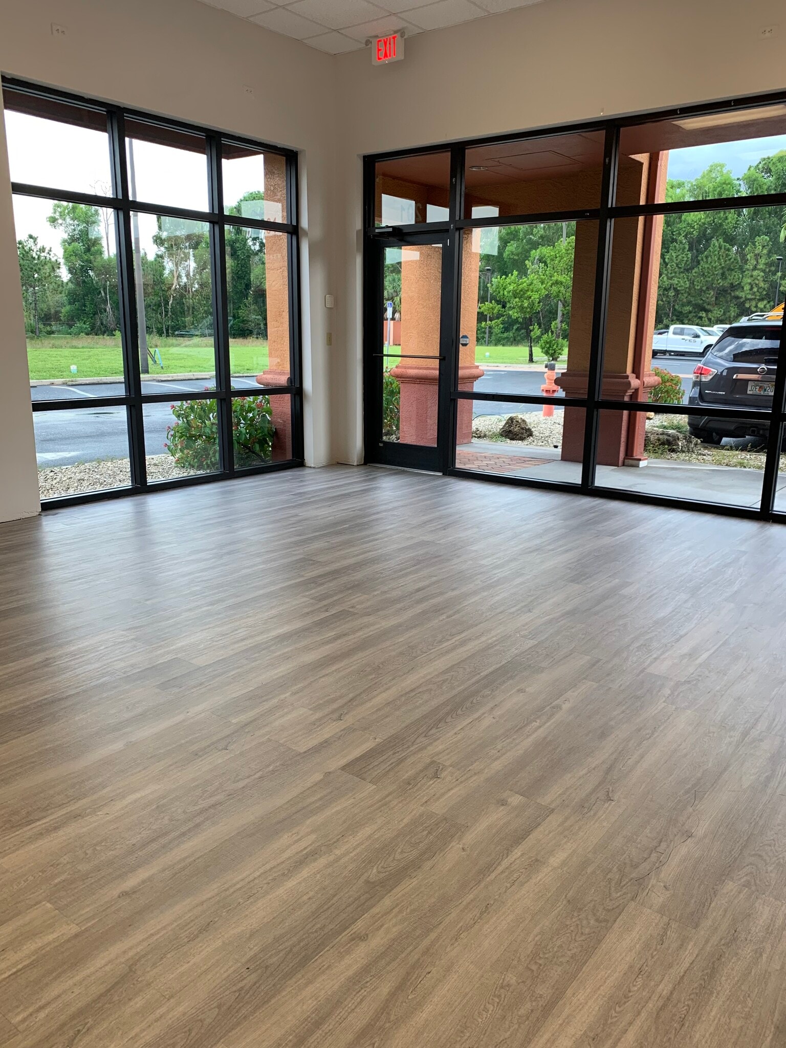 19970-19976 S Tamiami Trl, Estero, FL for lease Interior Photo- Image 1 of 4