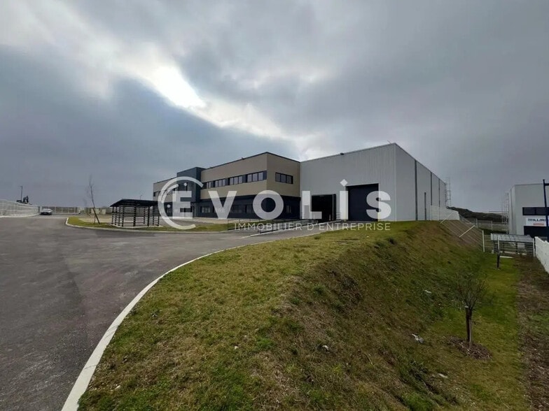 Office in Colombier-Saugnieu for lease - Building Photo - Image 2 of 13