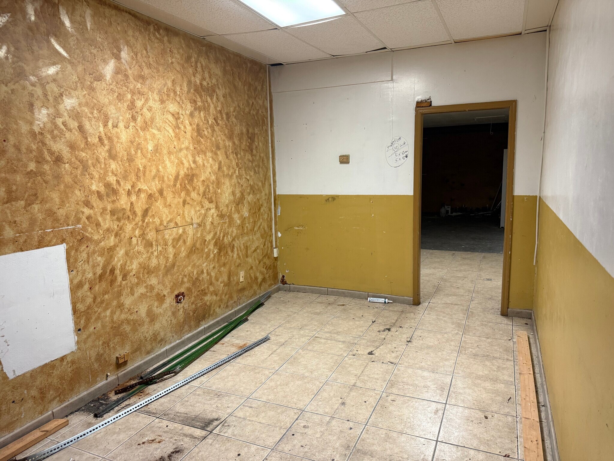 903-909 E Skagway Ave, Tampa, FL for lease Building Photo- Image 1 of 4