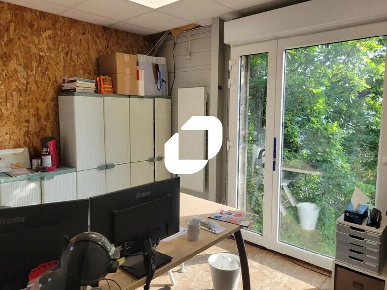 Flex in Les Sorinières for lease - Interior Photo - Image 3 of 6