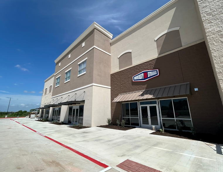 2651 University ave, Georgetown, TX for lease - Building Photo - Image 3 of 4