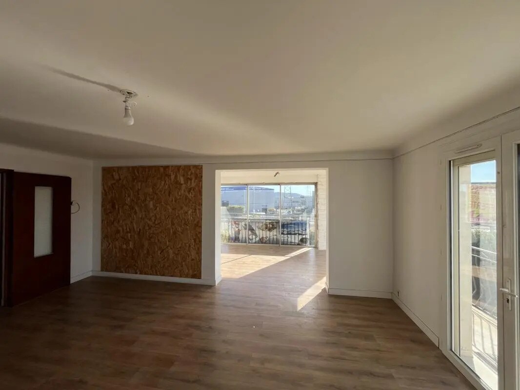 Office in La Farlède for lease Building Photo- Image 1 of 7