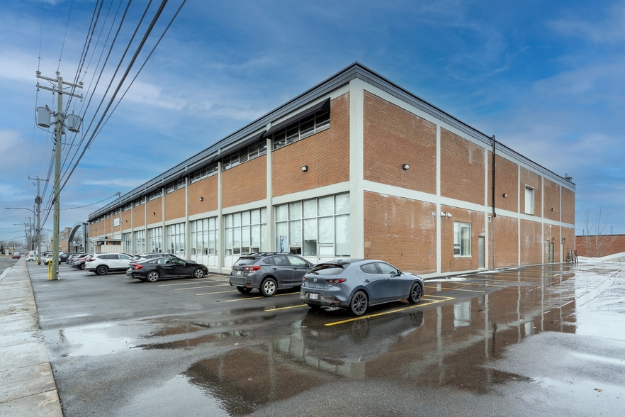 5745 Rue Paré, Mt Royal, QC for lease - Building Photo - Image 2 of 12