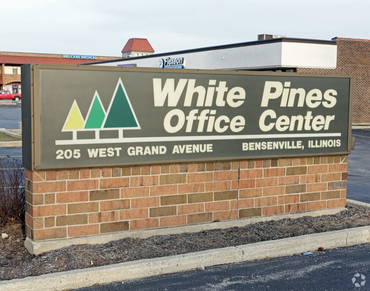 205 W Grand Ave, Bensenville, IL for lease - Building Photo - Image 1 of 12