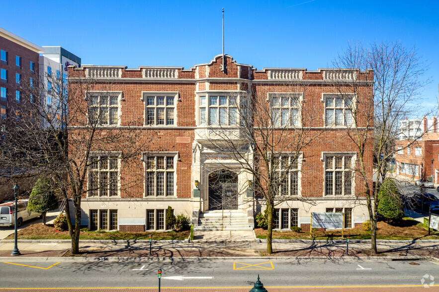 330 S Greene St, Greensboro, NC for lease - Building Photo - Image 1 of 13