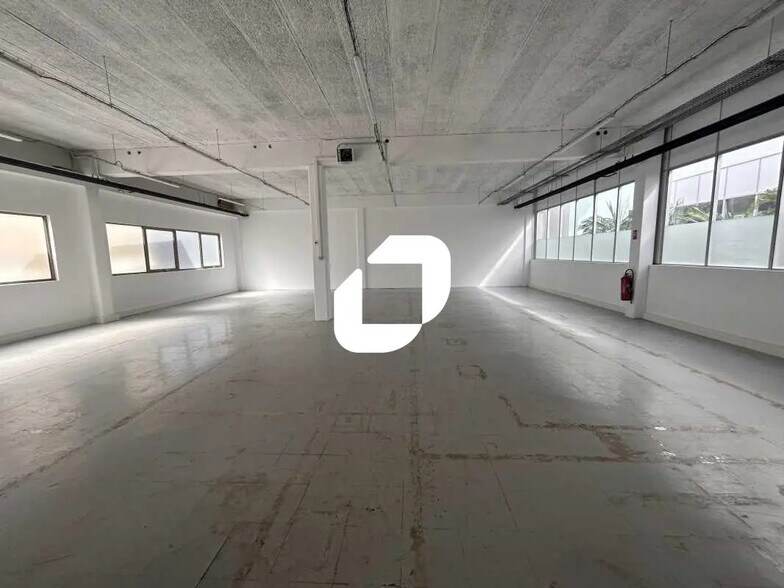 Office in Bezons for lease - Interior Photo - Image 1 of 18