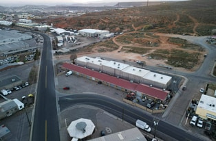 Red Rock Plaza - Warehouse