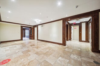 3448 Rue Stanley, Montréal, QC for sale Interior Photo- Image 2 of 7