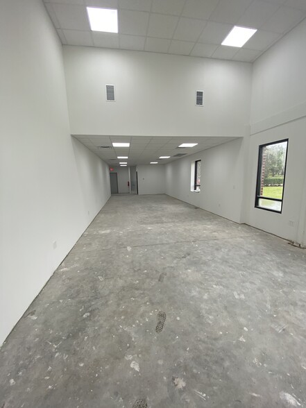 20303 S University Blvd, Missouri City, TX for lease - Interior Photo - Image 3 of 5