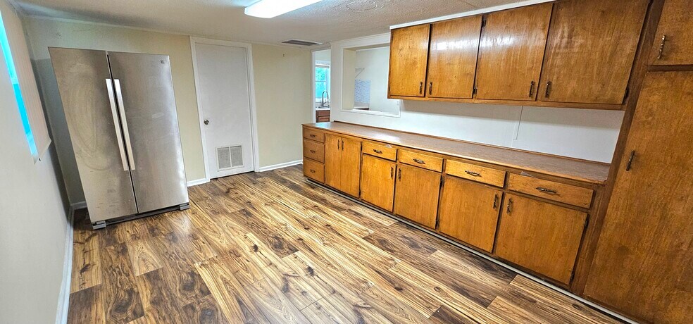 3223 Shallowford Rd, Atlanta, GA for lease - Building Photo - Image 2 of 29