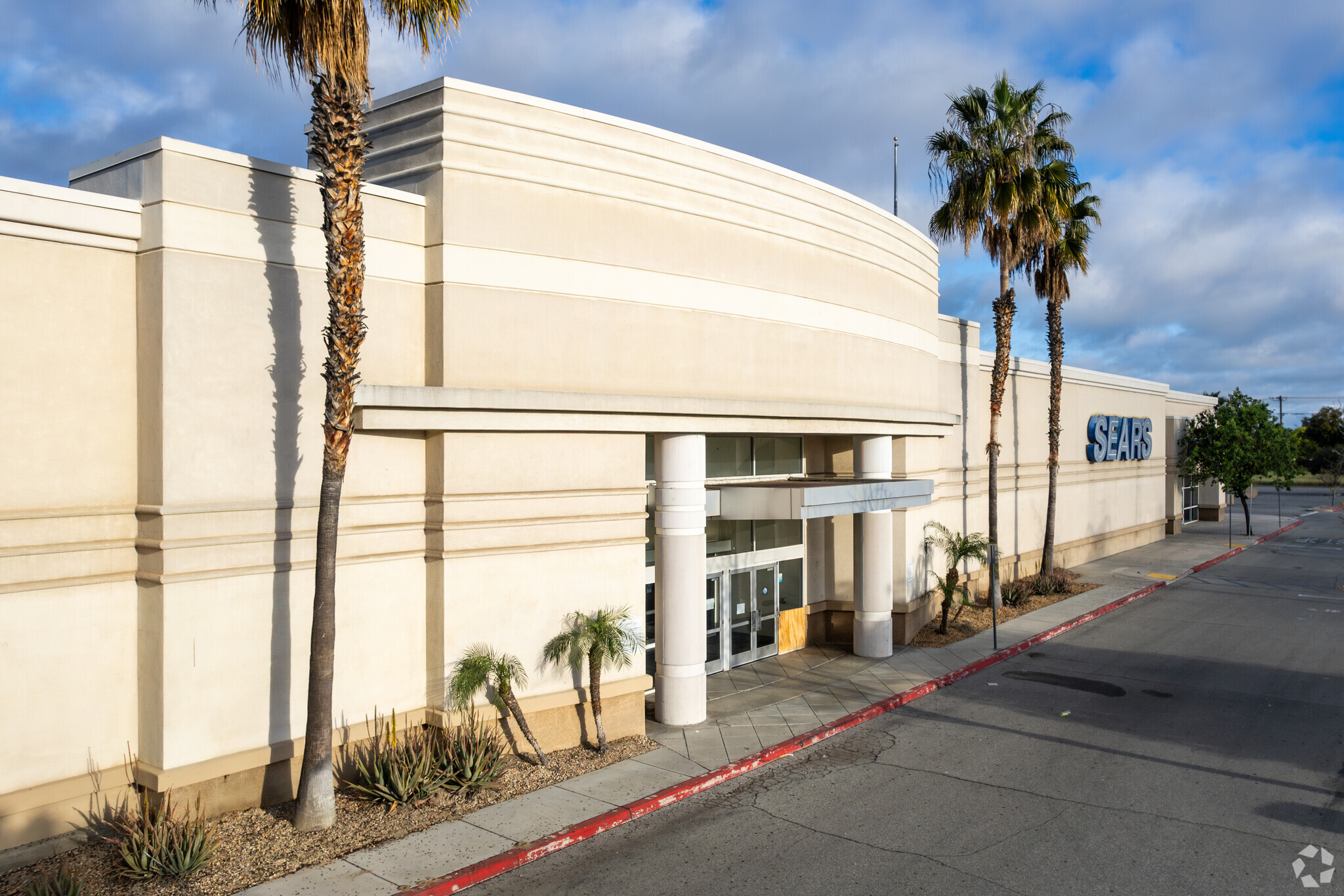 2200 W Florida Ave, Hemet, CA for lease Building Photo- Image 1 of 8