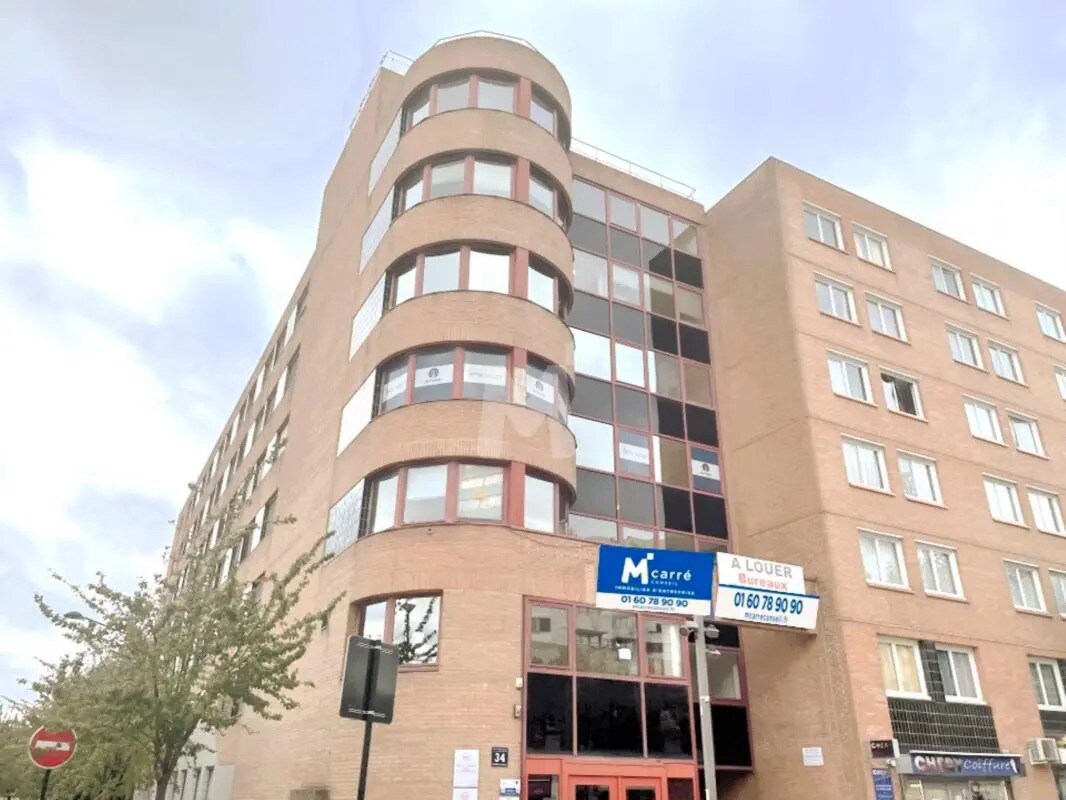 Office in Évry-Courcouronnes for lease Building Photo- Image 1 of 13