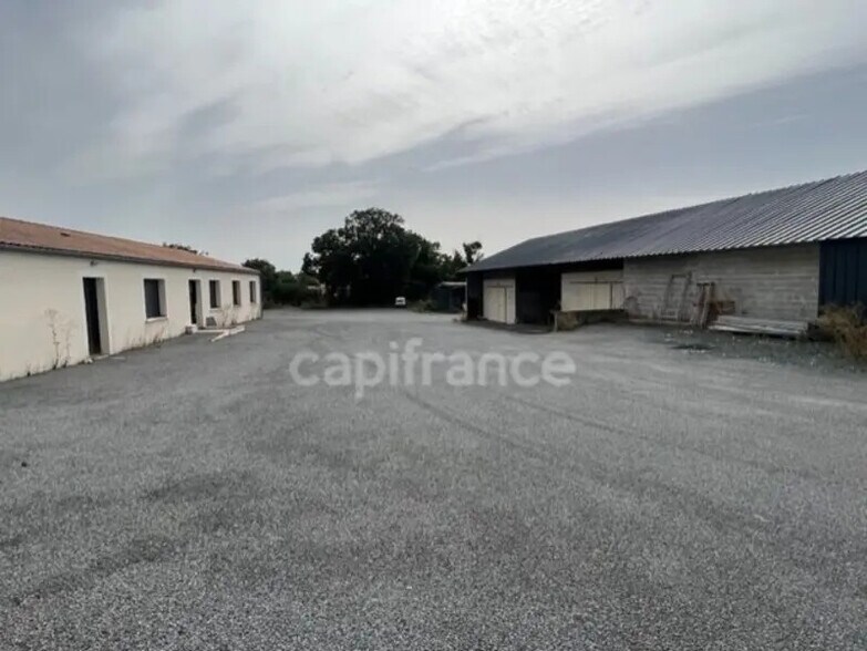 Office in Saintes for sale - Building Photo - Image 1 of 7