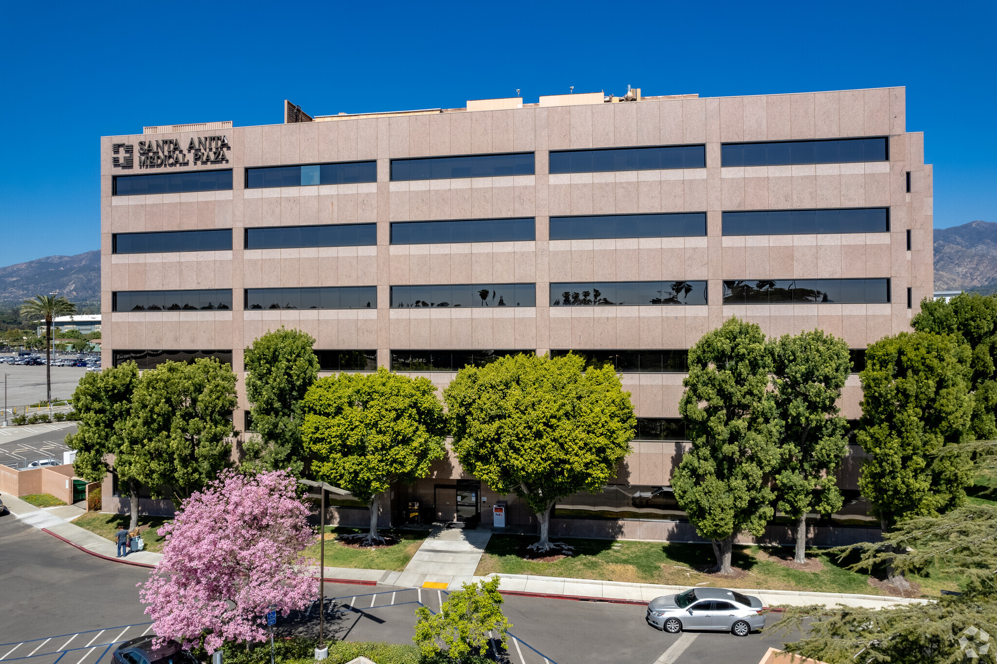 301 W Huntington Dr, Arcadia, CA 91007 - Santa Anita Medical Plaza 