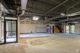 1160 Park Ave W, Highland Park, IL for lease Interior Photo- Image 2 of 5