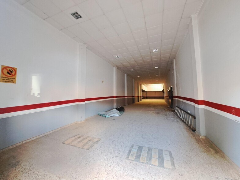Retail in València for sale - Building Photo - Image 2 of 15