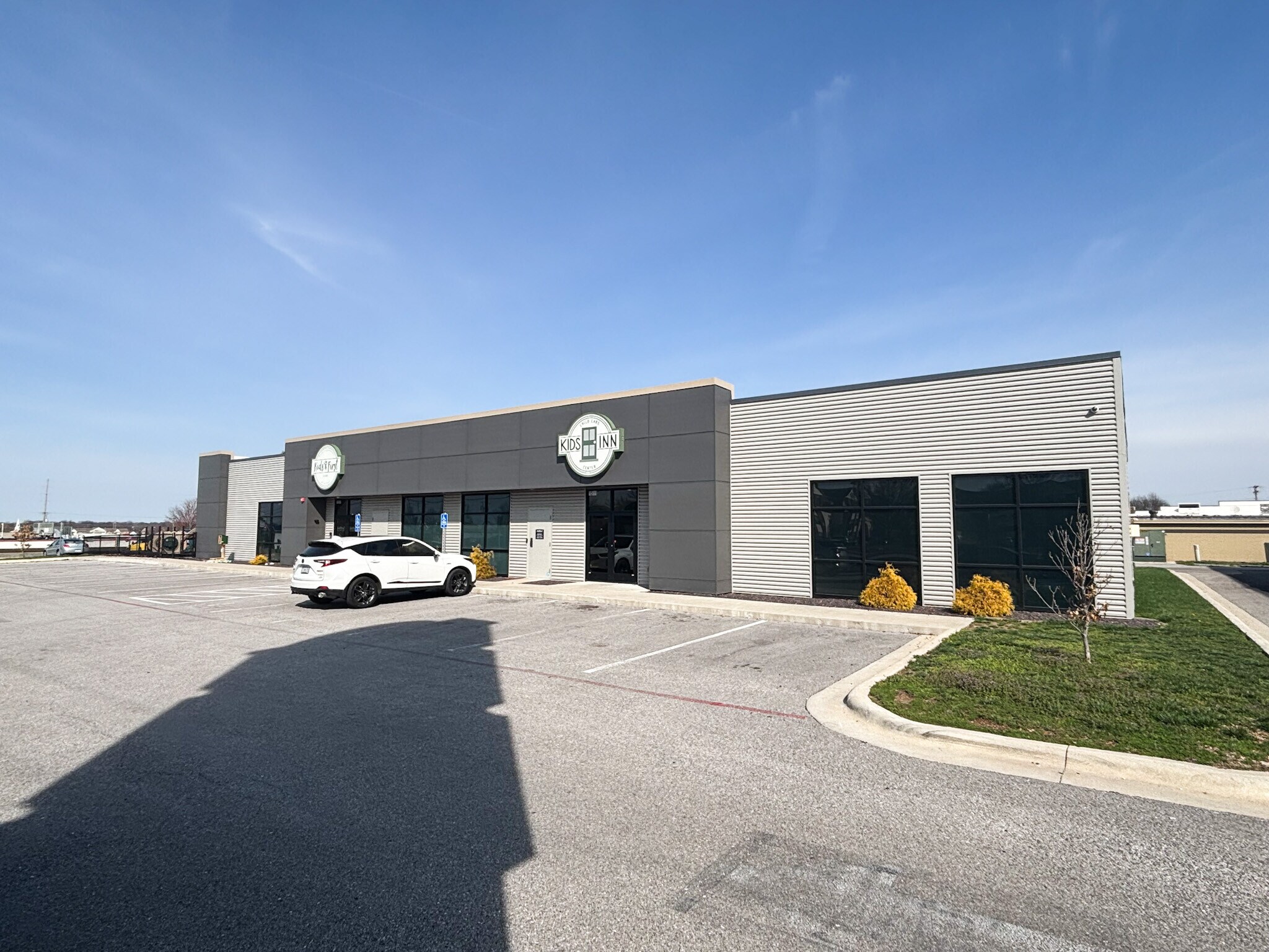 1507 E Lark St, Springfield, MO for sale Building Photo- Image 1 of 12