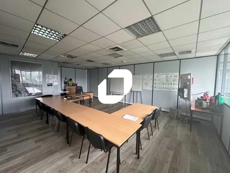 Office in Roissy-en-France for lease - Interior Photo - Image 1 of 19