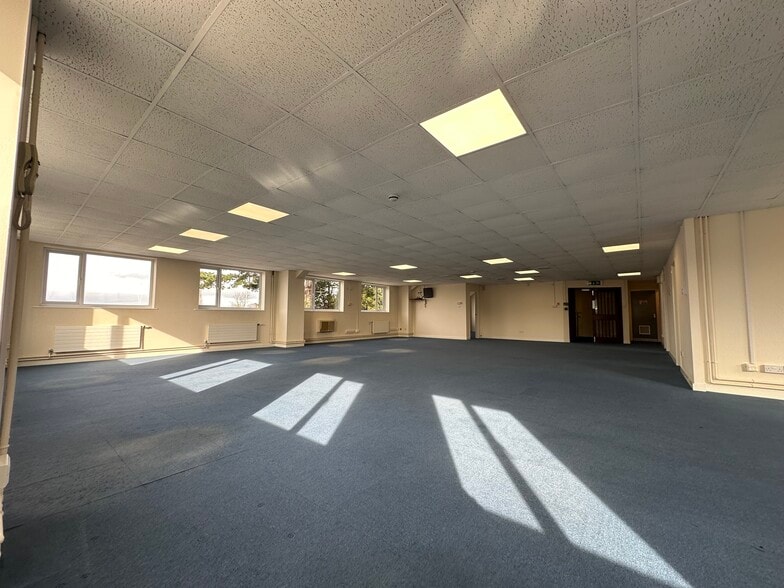 Bridge Rd, Telford for lease - Interior Photo - Image 3 of 5