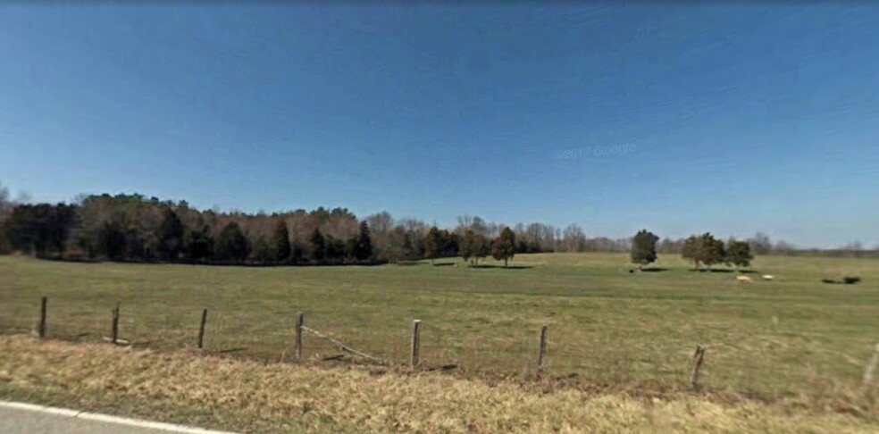 5088 Old Marion Rd, Cunningham, TN for sale - Building Photo - Image 2 of 4