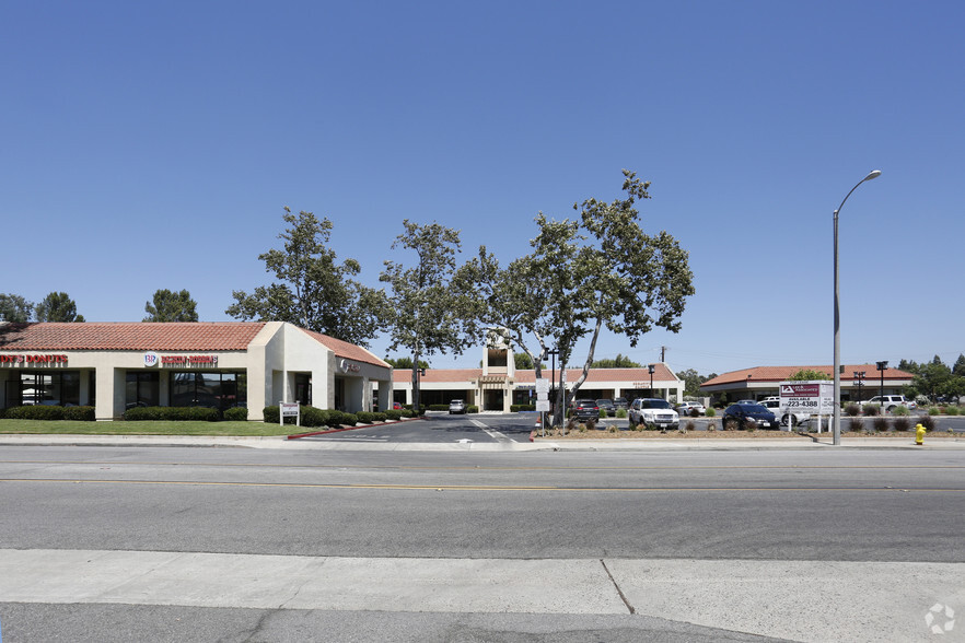 2315-2405 Michael Dr, Newbury Park, CA for lease - Building Photo - Image 2 of 4