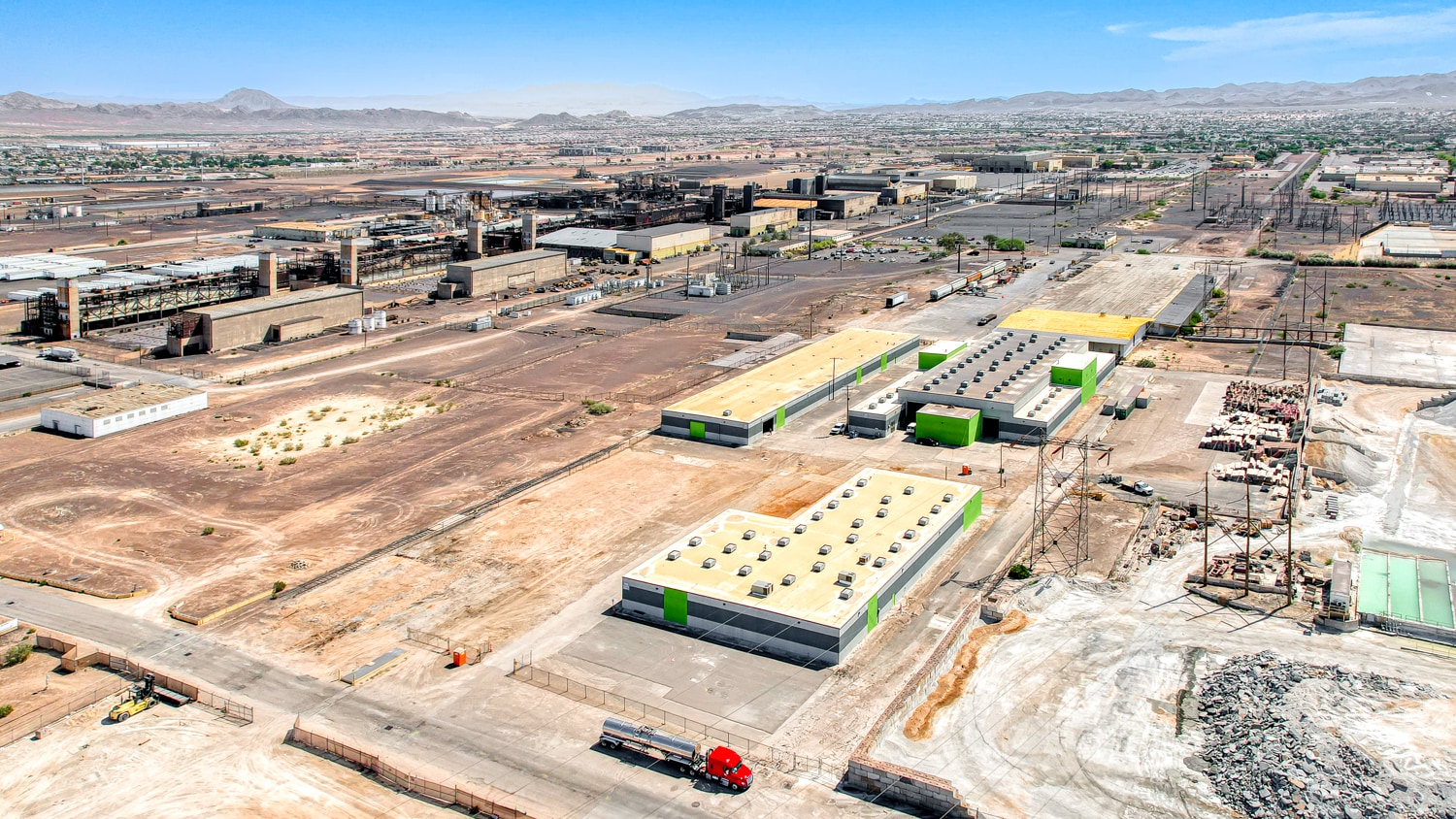 190 W Lake Mead Pky, Henderson, NV for sale Primary Photo- Image 1 of 3