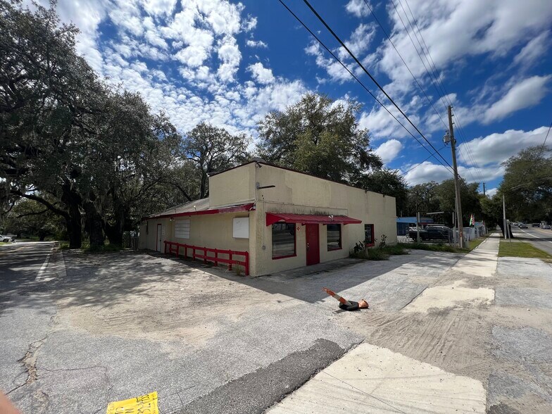 5 W Myers Blvd, Mascotte, FL 34753