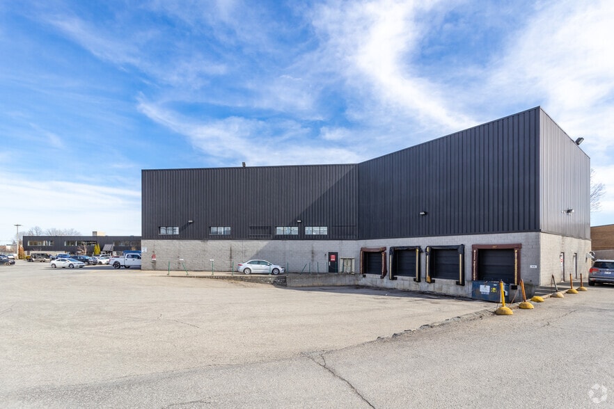 89-95 Boul des Entreprises, Boisbriand, QC for lease - Building Photo - Image 2 of 16