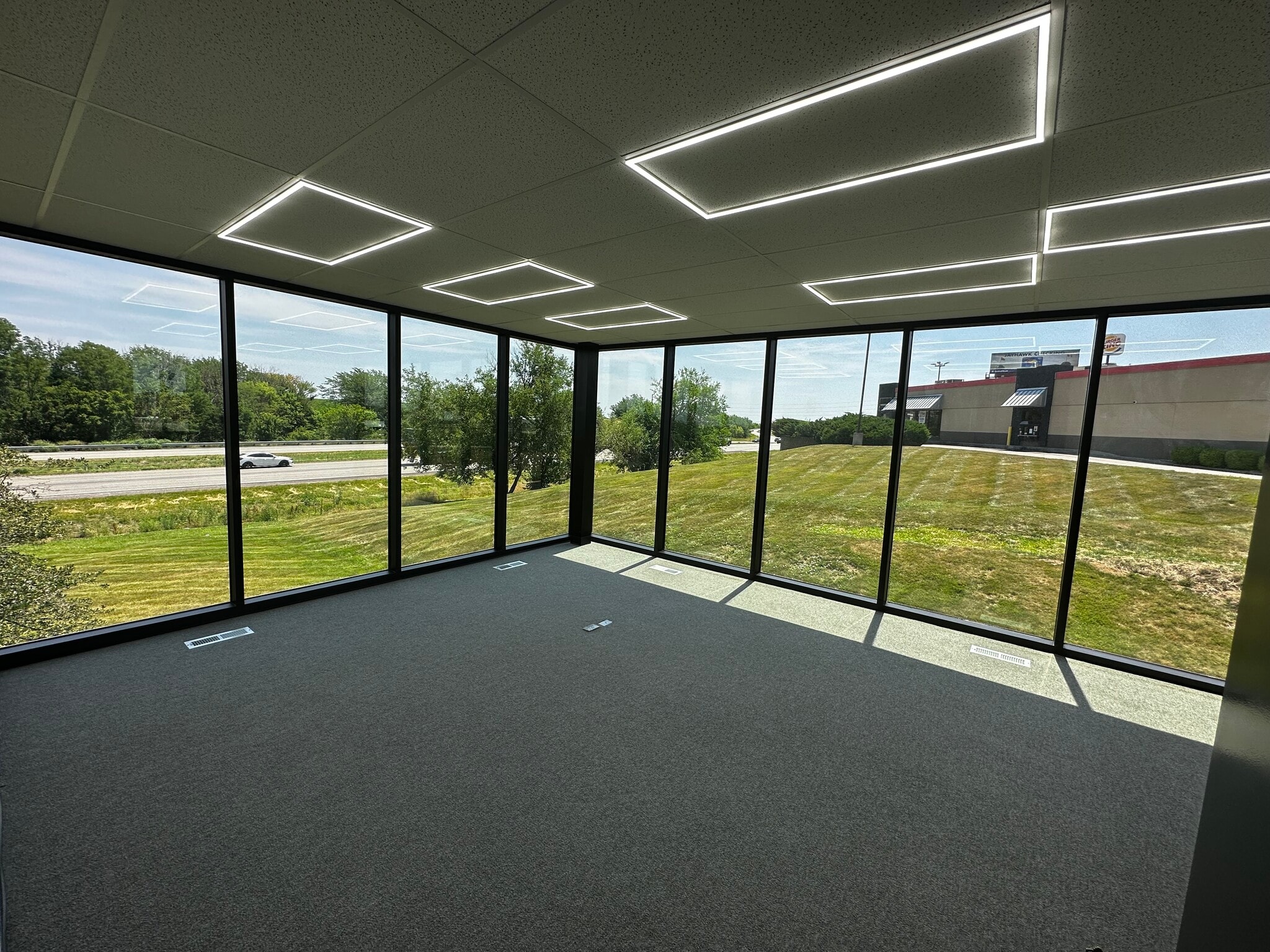 1708 Prairie View Rd, Platte City, MO for lease Interior Photo- Image 1 of 27