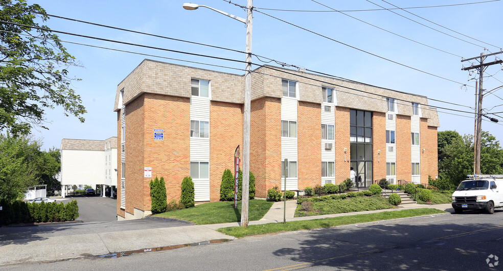 575 Ellsworth St, Bridgeport, CT for sale - Building Photo - Image 2 of 20