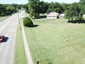 2865 SE Kansas Pl, Topeka, KS - AERIAL  map view