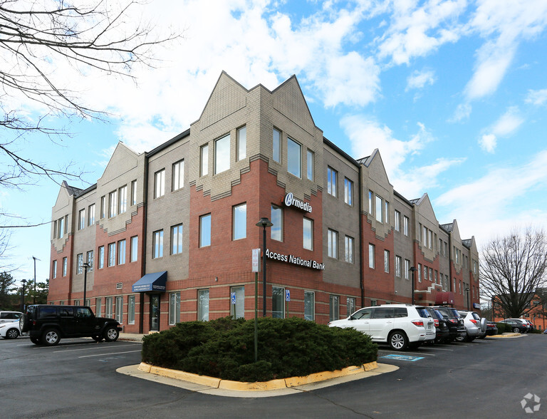 8221 Old Courthouse Rd, Vienna, VA for lease - Primary Photo - Image 1 of 8