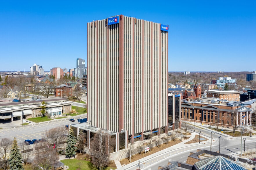 20 Erb St W, Waterloo, ON for lease - Primary Photo - Image 1 of 5