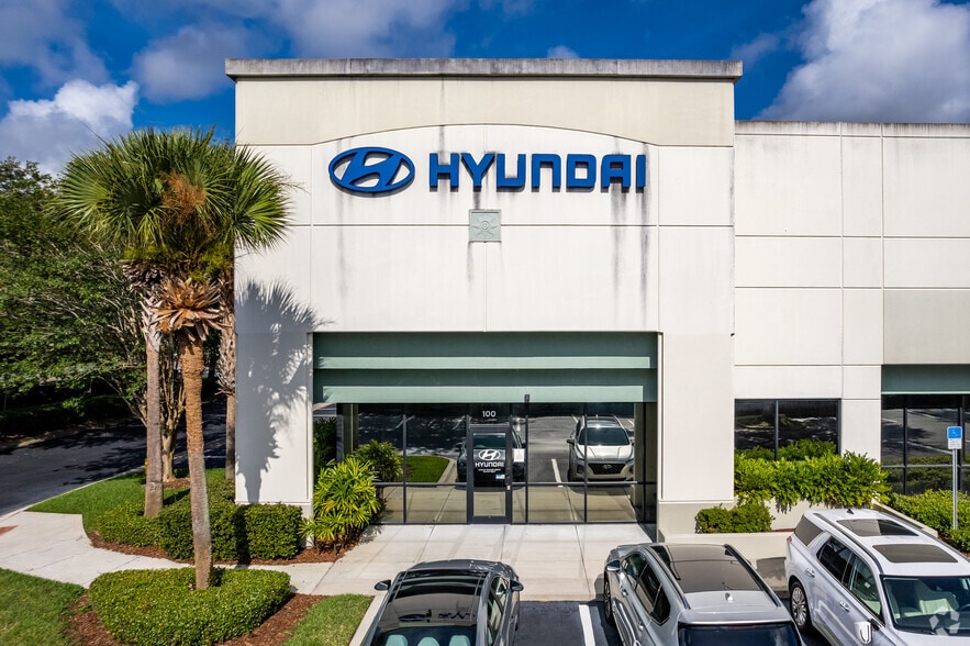 9420 Delegates Dr, Orlando, FL for lease - Building Photo - Image 2 of 6