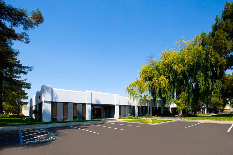 2225 Martin Ave, Santa Clara, CA for lease - Building Photo - Image 3 of 12